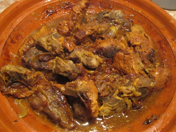 Tajine D Agneau Aux Oignons Caramélisés Et Aux Raisins