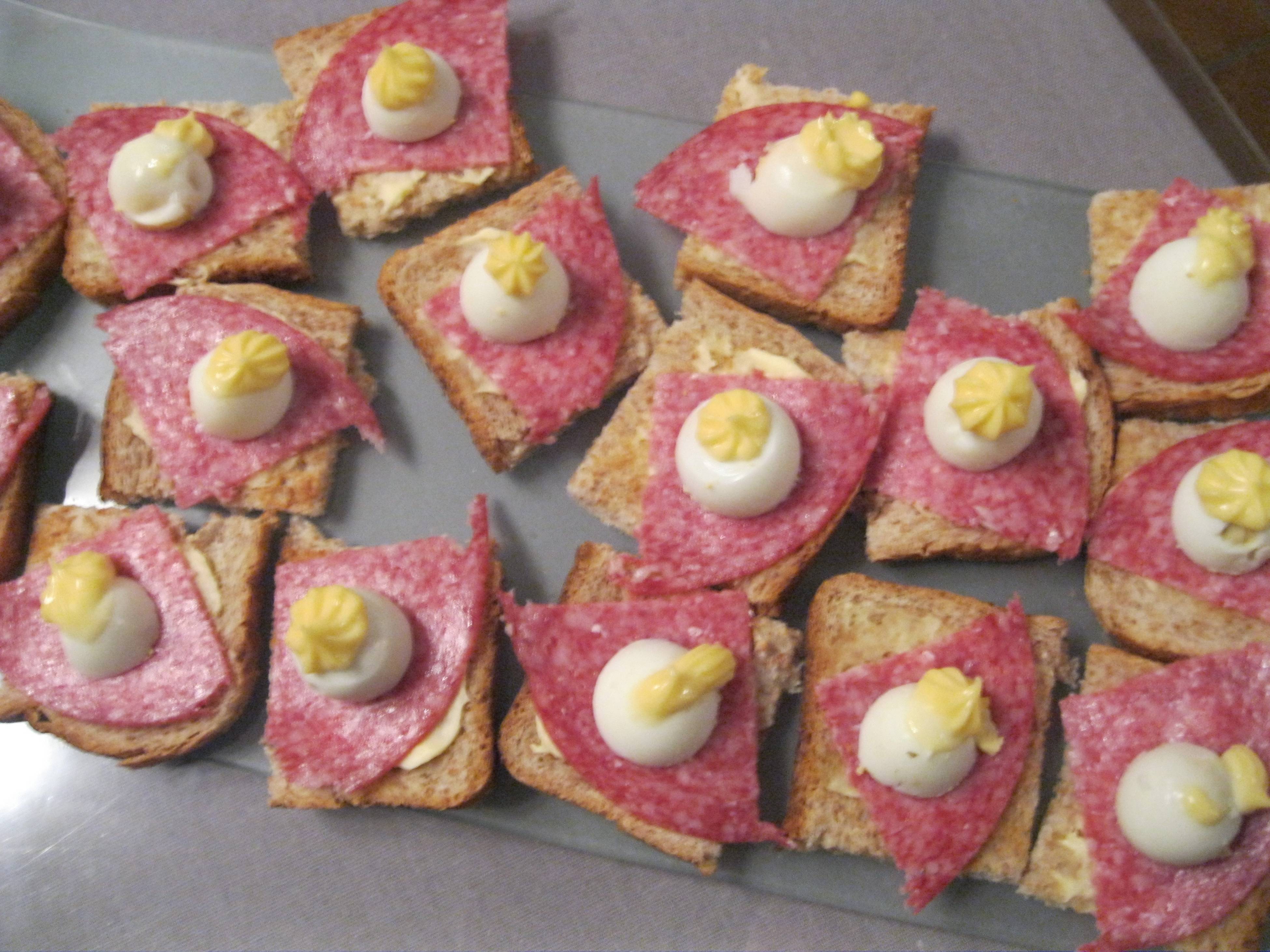 toasts salami oeuf de caille